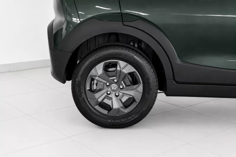 Vehicle Image for 11/29for Mahindra XUV3X0 1.2 MX3 MT