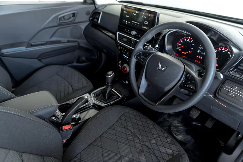 Vehicle Image for 18/29for Mahindra XUV3X0 1.2 MX3 MT