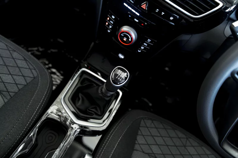 Vehicle Image for 17/29for Mahindra XUV3X0 1.2 MX3 MT