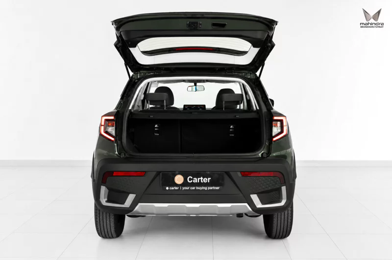 Vehicle Image for 14/29for Mahindra XUV3X0 1.2 MX3 MT