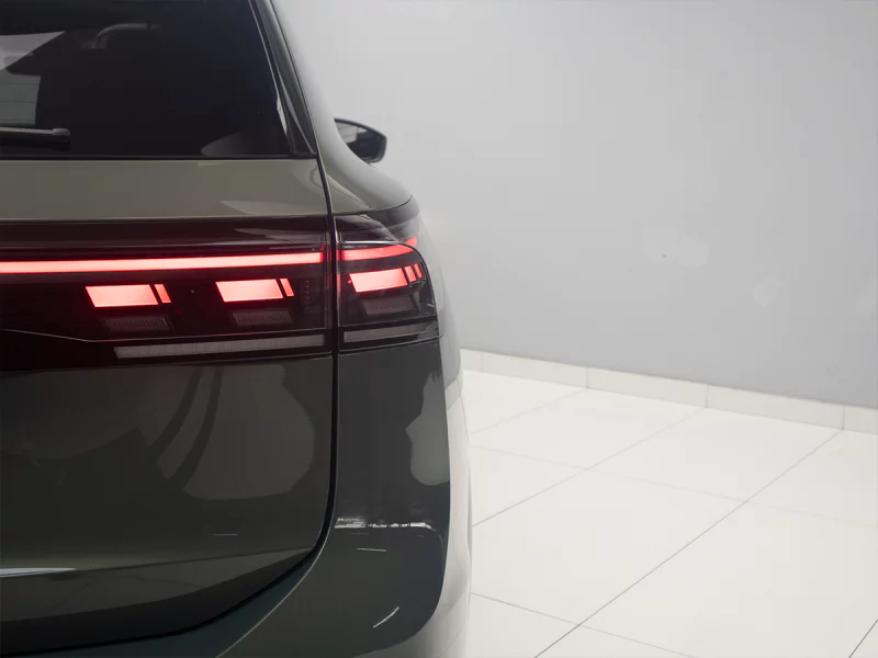 Vehicle Image for 11/25for Volkswagen Tiguan R-Line 1.4 TSI 110 kW DSG