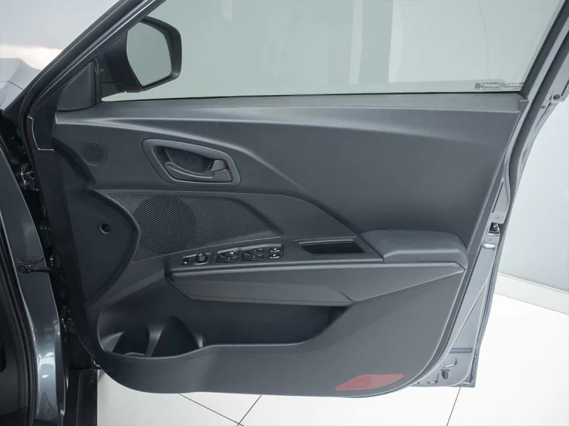 Vehicle Image for 14/21for Mahindra XUV3X0 1.2 MX3 MT