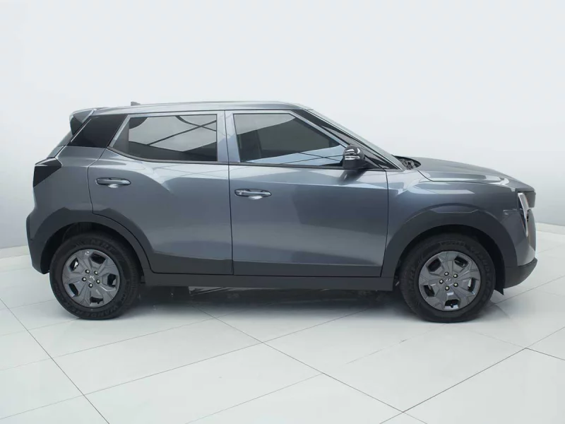 Vehicle Image for 2/21for Mahindra XUV3X0 1.2 MX3 MT