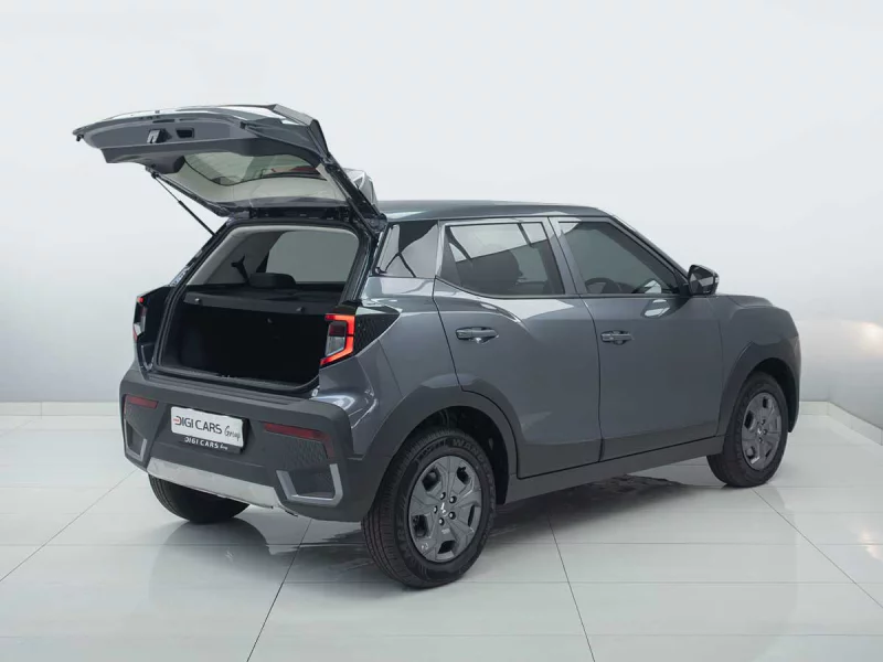 Vehicle Image for 3/21for Mahindra XUV3X0 1.2 MX3 MT