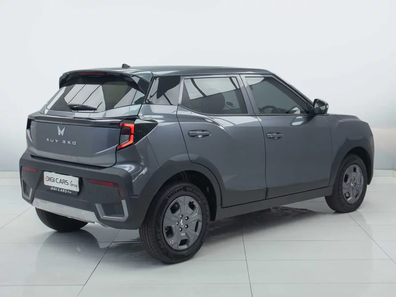 Vehicle Image for 4/21for Mahindra XUV3X0 1.2 MX3 MT