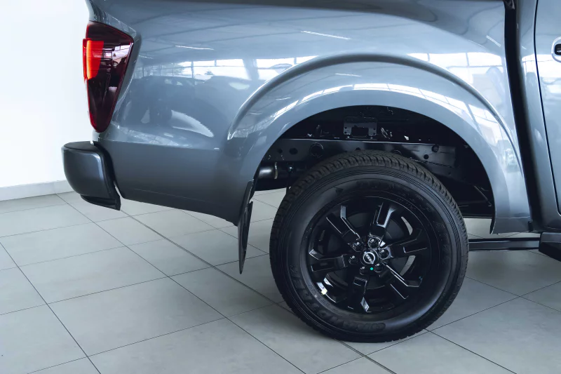 Vehicle Image for 9/26for Nissan Navara Stealth 2.5DDTi 4x2 AT