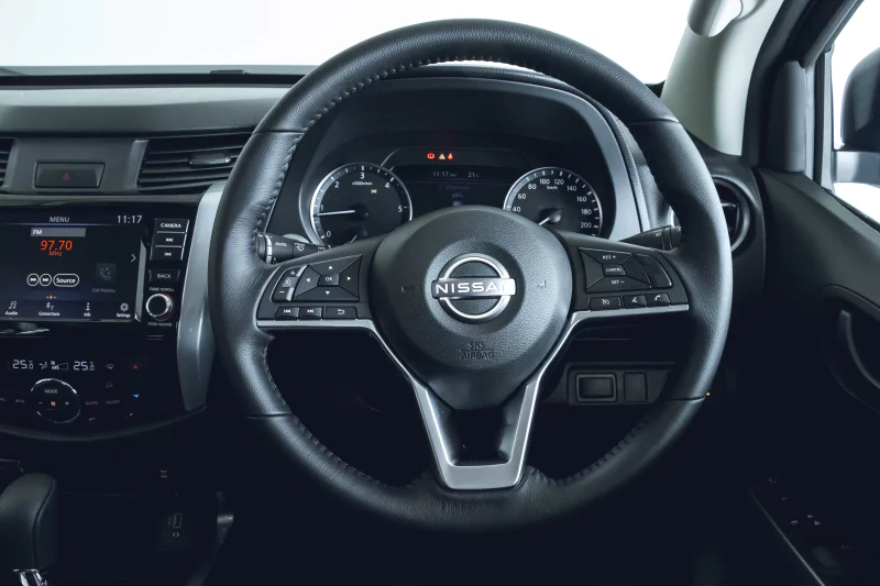 Vehicle Image for 15/26for Nissan Navara Stealth 2.5DDTi 4x2 AT