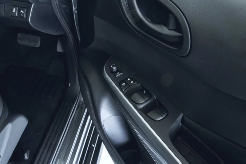 Vehicle Image for 22/26for Nissan Navara Stealth 2.5DDTi 4x2 AT