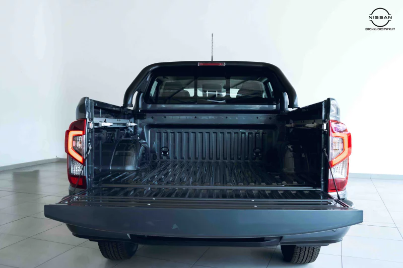 Vehicle Image for 14/26for Nissan Navara Stealth 2.5DDTi 4x2 AT