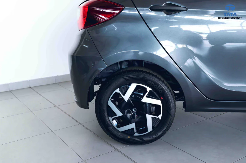 Vehicle Image for 7/26for Tata Tiago 1.2 XT MT