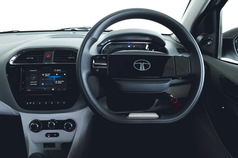 Vehicle Image for 22/26for Tata Tiago 1.2 XT AMT
