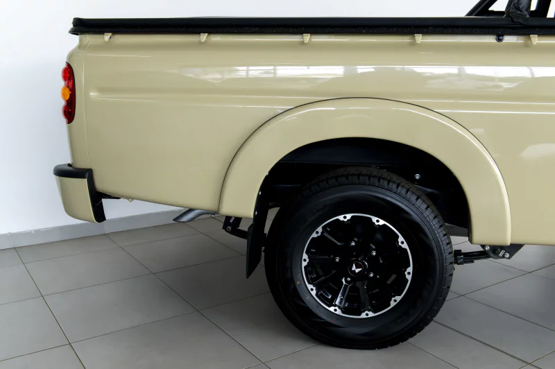 Vehicle Image for 9/24for Mahindra Pik-up Pik Up 2.2 mHawk SC 4x2 S6 Karoo