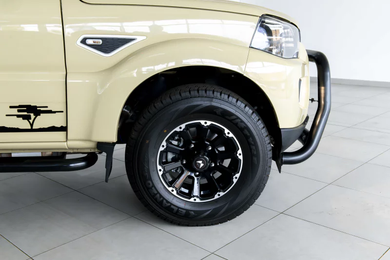 Vehicle Image for 10/24for Mahindra Pik-up Pik Up 2.2 mHawk SC 4x2 S6 Karoo