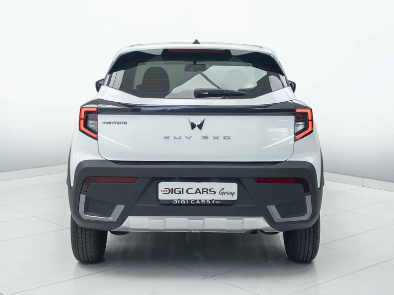 Vehicle Image for 11/23for Mahindra XUV3X0 1.2 MX3 MT