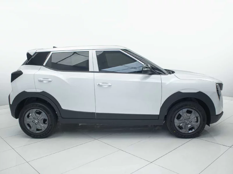 Vehicle Image for 6/23for Mahindra XUV3X0 1.2 MX3 MT