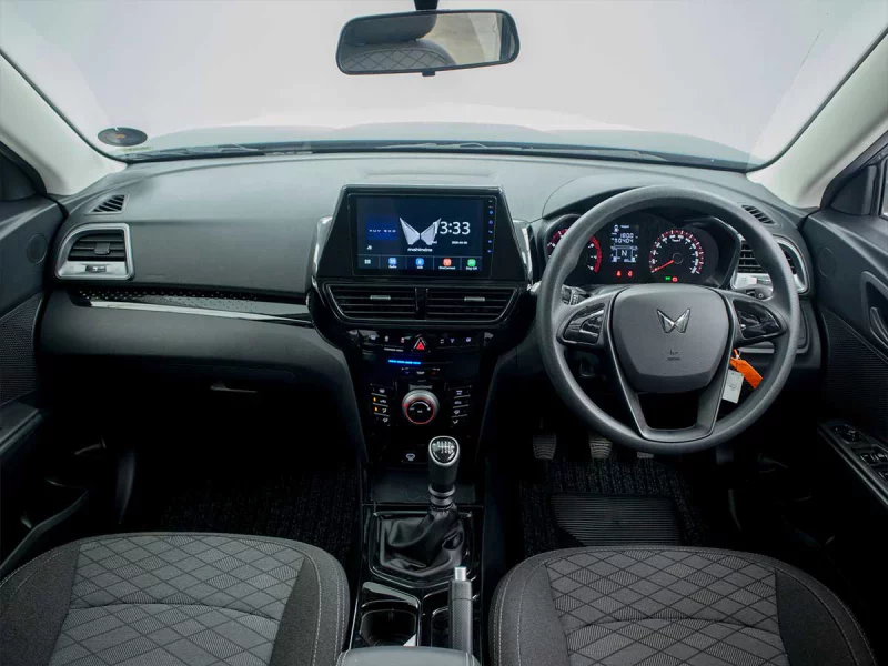 Vehicle Image for 16/23for Mahindra XUV3X0 1.2 MX3 MT