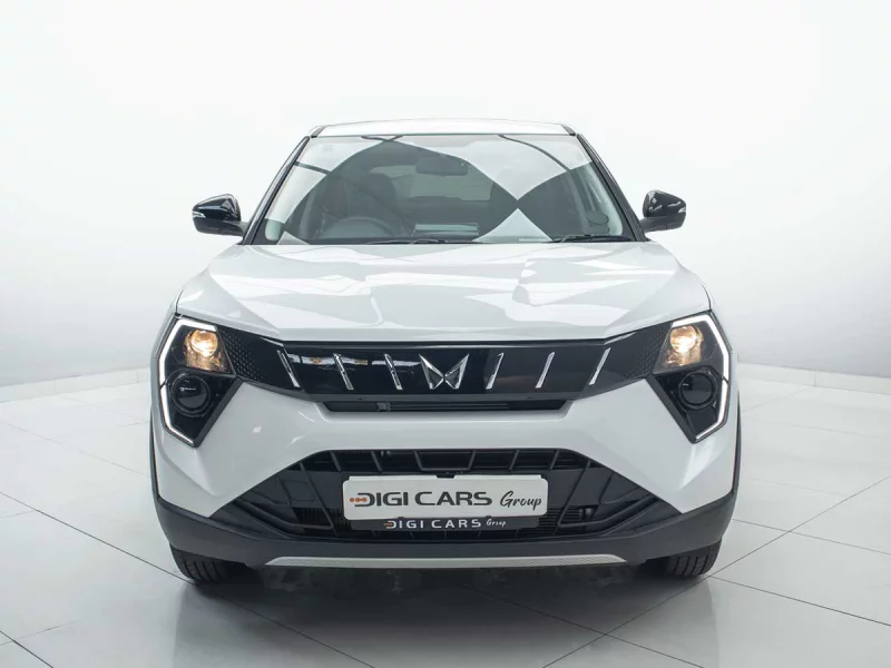 Vehicle Image for 6/23for Mahindra XUV3X0 1.2 MX3 MT