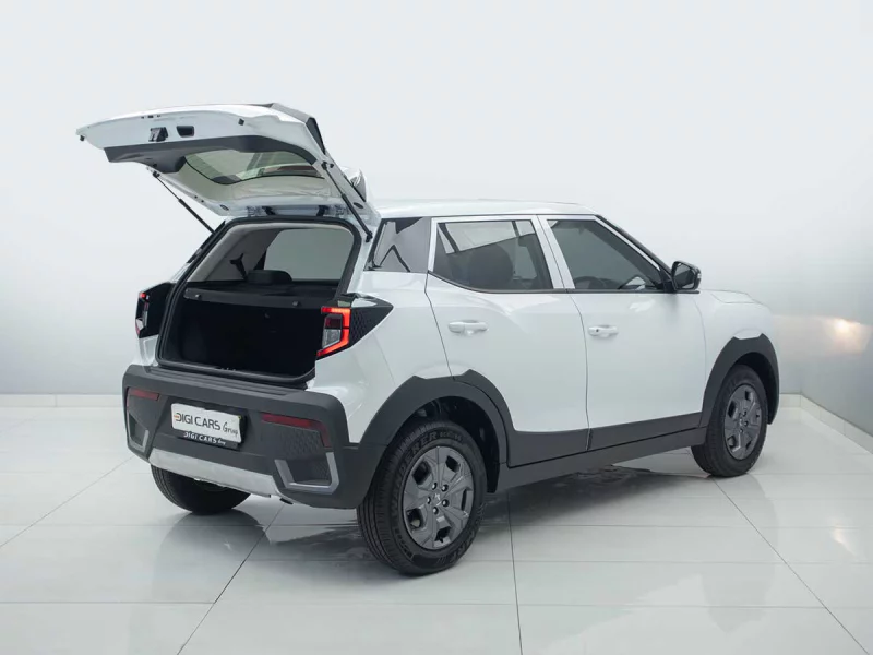 Vehicle Image for 8/23for Mahindra XUV3X0 1.2 MX3 MT