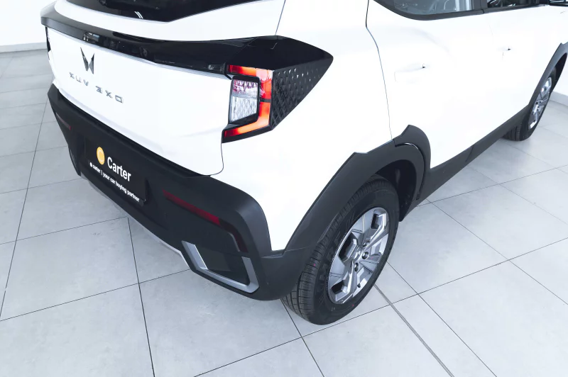 Vehicle Image for 13/16for Mahindra XUV3X0 1.2 MX3 MT