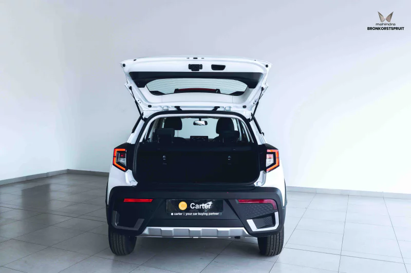 Vehicle Image for 5/16for Mahindra XUV3X0 1.2 MX3 MT