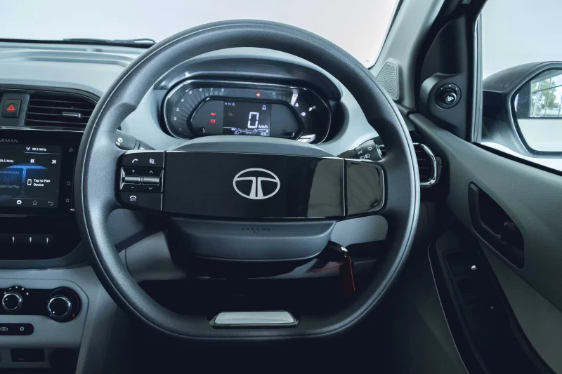 Vehicle Image for 15/25for Tata Tiago 1.2 XT MT