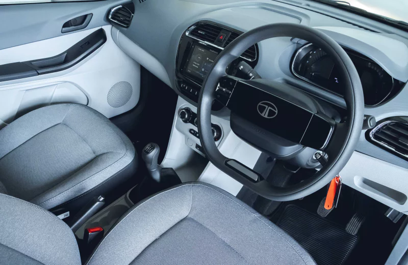 Vehicle Image for 18/25for Tata Tiago 1.2 XT MT