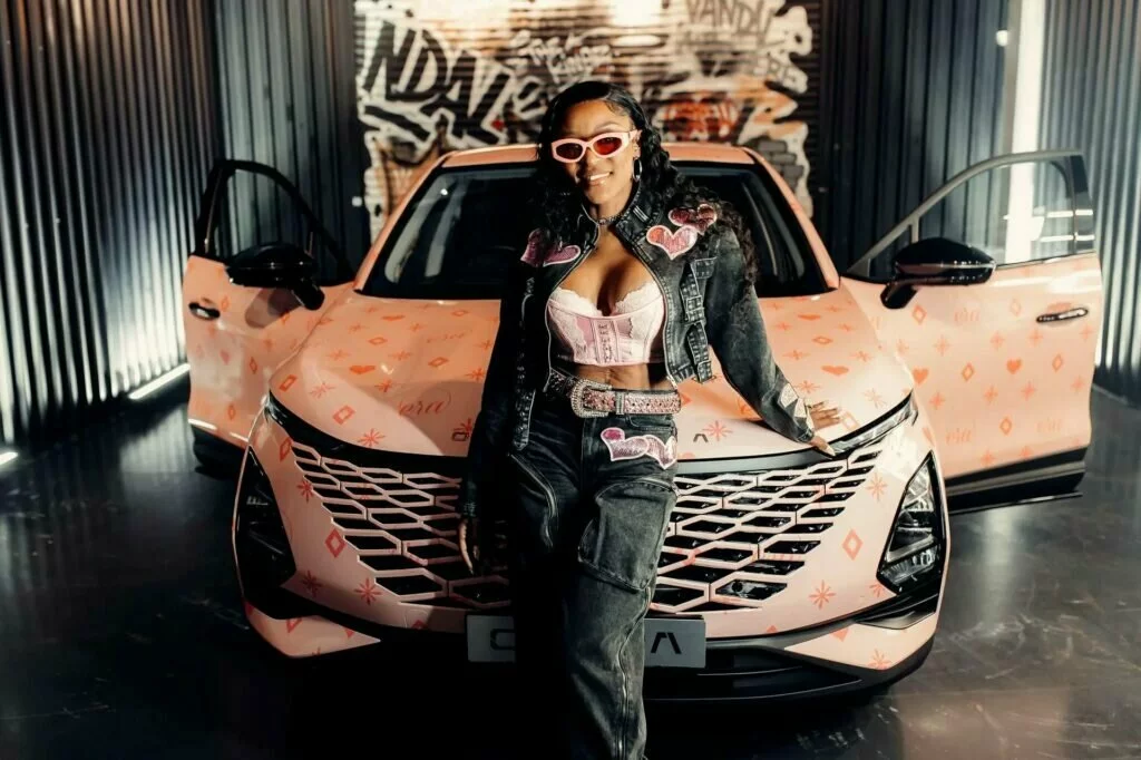 Khosi Nkosi partners with OMODA to create stunning car-wrap designs